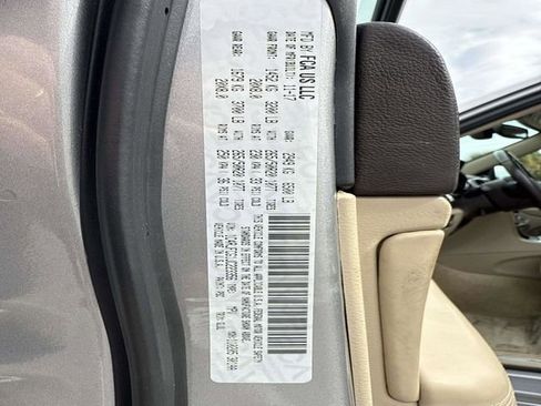 Used 2018 Jeep Grand Cherokee Overland image 36