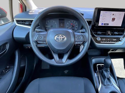 Used 2025 Toyota Corolla LE FWD image 6