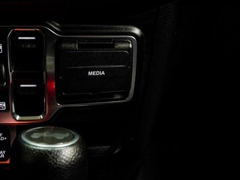 Used 2022 Jeep Wrangler Unlimited Rubicon image 23