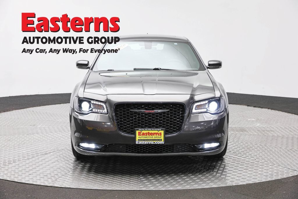 Used 2023 Chrysler 300 S RWD image 2