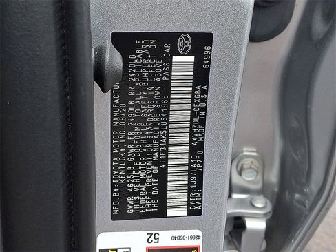 Used 2020 Toyota Camry XLE w/ Sunroof Package image 24