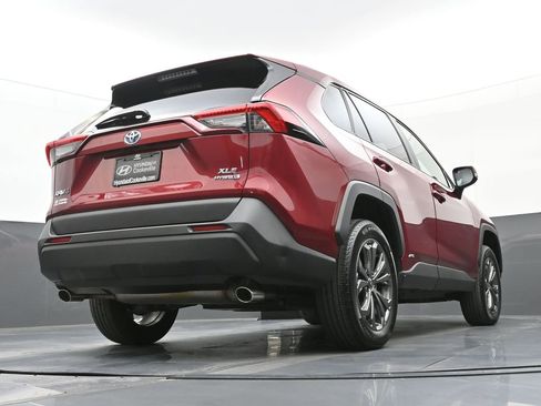 Used 2023 Toyota RAV4 XLE Premium image 42