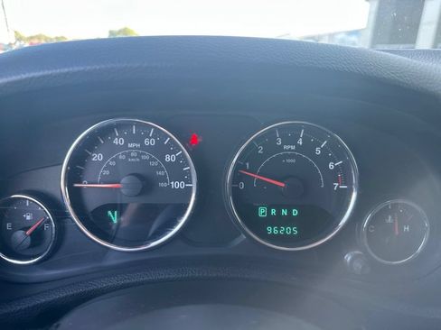 Used 2014 Jeep Wrangler Unlimited Sport w/ Quick Order Package 24S AWD/4WD image 11
