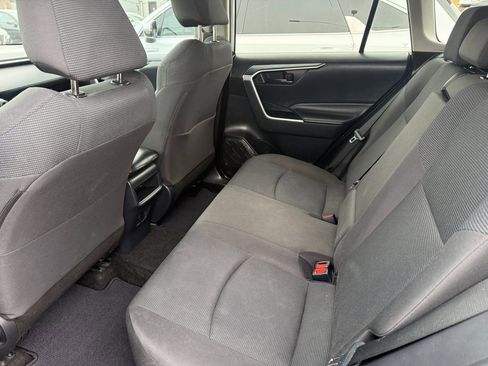 Used 2019 Toyota RAV4 LE image 19