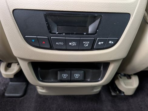 Used 2018 Acura MDX SH-AWD image 12