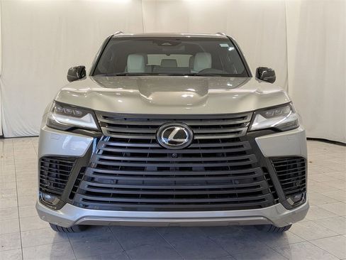 New 2025 Lexus LX 600 4WD w/ Luxury Package image 4