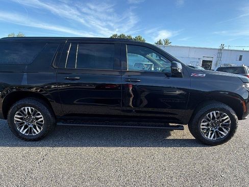 New 2026 Chevrolet Suburban Z71 w/ Comfort Package AWD/4WD image 8