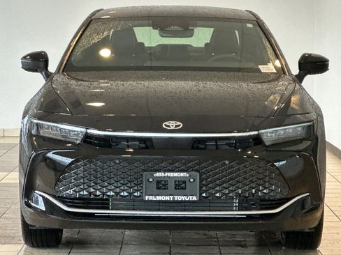 New 2026 Toyota Crown Platinum AWD/4WD image 3