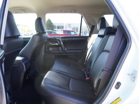 Certified 2022 Toyota 4Runner TRD Off-Road Premium image 22