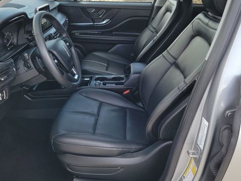 Certified 2022 Lincoln Corsair Standard w/ Equipment Group 101A image 6