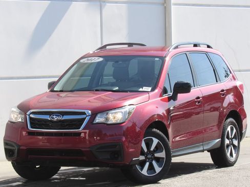 Used 2017 Subaru Forester 2.5i w/ Alloy Wheel Package AWD/4WD image 1