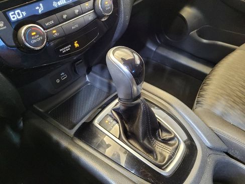 Used 2020 Nissan Rogue SV AWD/4WD image 26