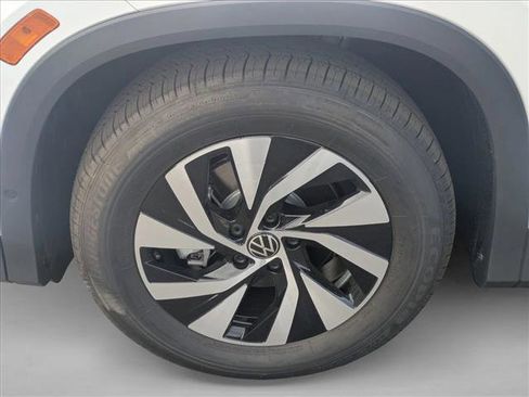 New 2026 Volkswagen Tiguan S image 9