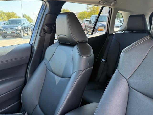 Used 2023 Toyota Corolla Cross XLE w/ Convenience Package AWD/4WD image 13