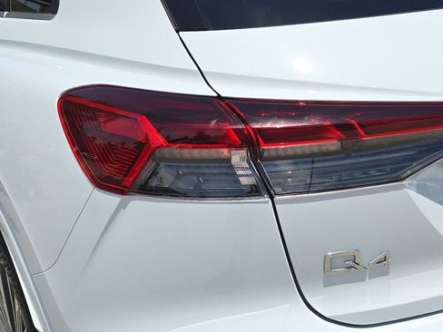 Used 2023 Audi Q4 e-tron Premium Plus w/ Premium Plus RWD image 37