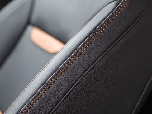 Used 2025 GMC Sierra 2500 AT4 image 25