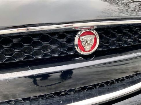 Used 2017 Jaguar F-TYPE Coupe image 5