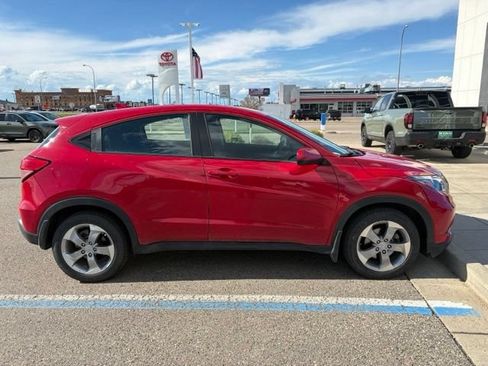 Used 2018 Honda HR-V LX image 2