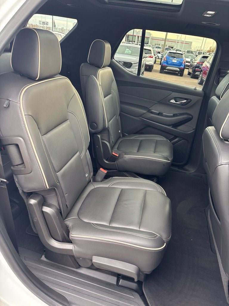 Used 2022 Chevrolet Traverse Premier AWD/4WD image 23