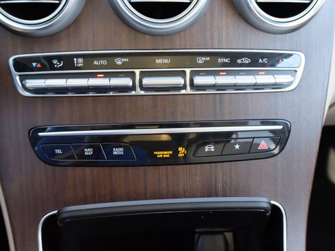 Used 2022 Mercedes-Benz GLC 300 4MATIC image 29