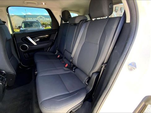 Used 2020 Land Rover Discovery Sport image 19