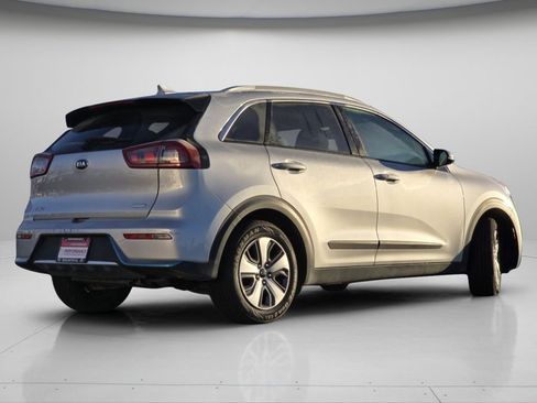 Used 2019 Kia Niro EX image 22