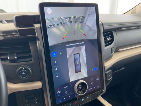 Used 2024 Ford Expedition Max Platinum image 32