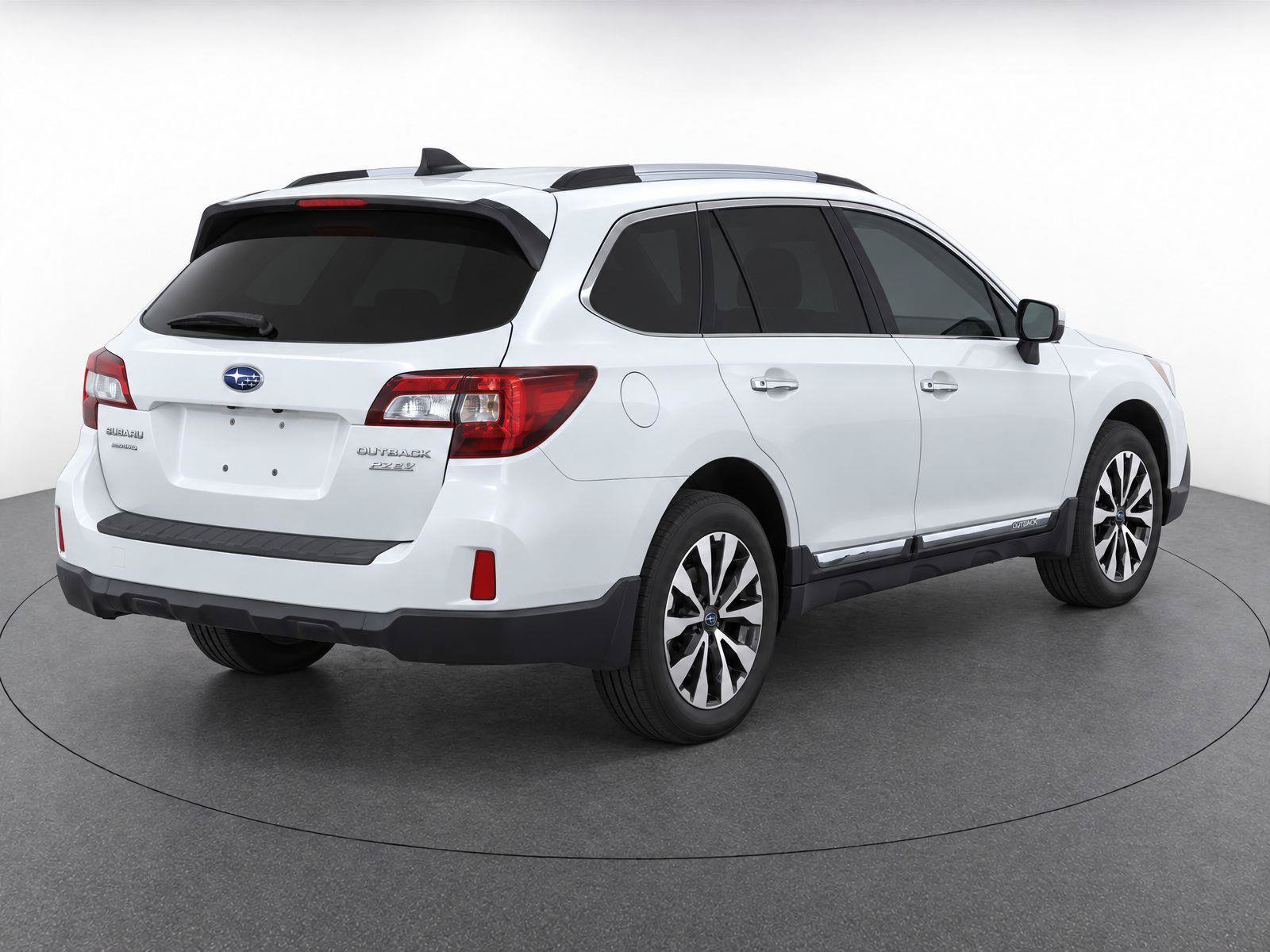 Used 2017 Subaru Outback 2.5i Touring w/ Popular Package #5A AWD/4WD image 4