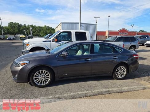Used 2014 Toyota Avalon Limited FWD image 3