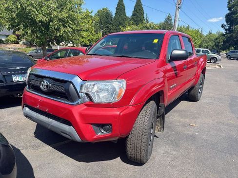 Used 2014 Toyota Tacoma PreRunner w/ SR5 Package image 2
