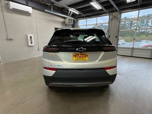 Used 2023 Chevrolet Bolt EUV LT w/ Driver Confidence Package FWD image 4