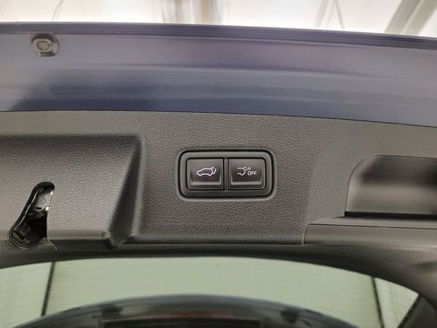 Used 2024 Kia Telluride SX Prestige w/ Towing Package image 2