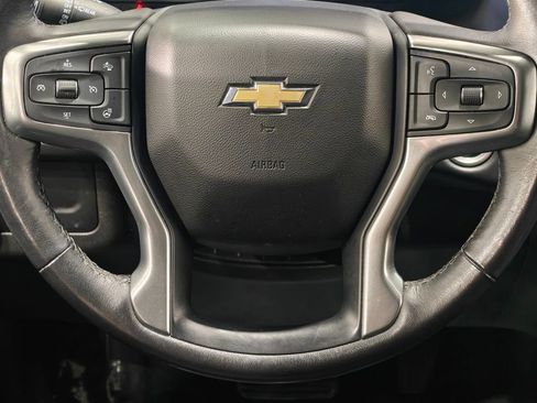 Used 2022 Chevrolet Suburban LT w/ Luxury Package AWD/4WD image 5