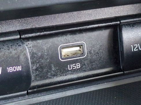Used 2025 Kia Soul LX w/ LX Technology Package FWD image 21