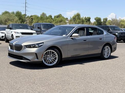 Used 2025 BMW 530i RWD image 2