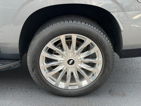 Used 2021 Cadillac Escalade ESV Premium Luxury AWD/4WD image 7