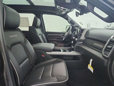 New 2026 RAM 1500 Laramie AWD/4WD image 32