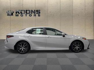 Used 2024 Toyota Camry SE FWD video 4