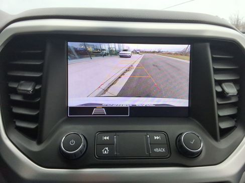 Used 2023 GMC Acadia SLE w/ Driver Convenience Package image 16