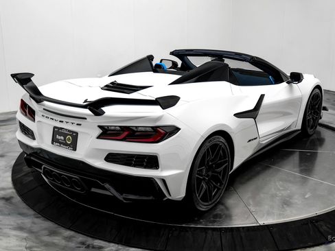 Used 2025 Chevrolet Corvette Z06 w/ Z07 Performance Package RWD image 21