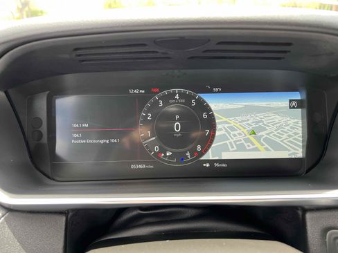 Used 2020 Land Rover Range Rover Sport SE AWD/4WD image 7