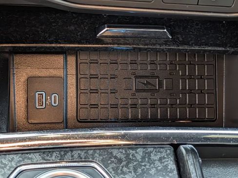 Used 2024 Ford Expedition Limited AWD/4WD image 17
