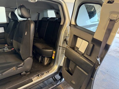Used 2007 Toyota FJ Cruiser 4WD image 27