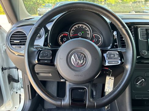 Used 2019 Volkswagen Beetle 2.0T S FWD image 11