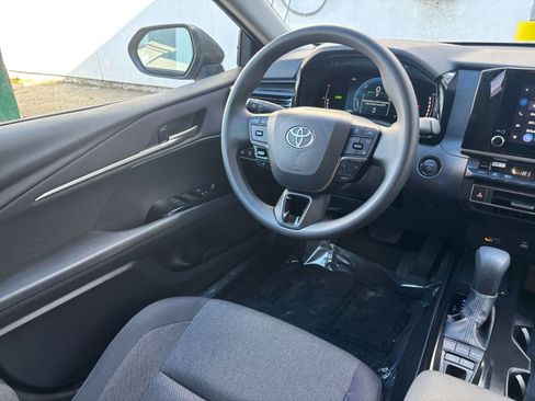 Used 2025 Toyota Camry LE image 30