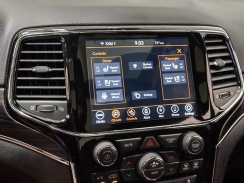 Used 2020 Jeep Grand Cherokee Limited w/ Luxury Group II AWD/4WD image 19