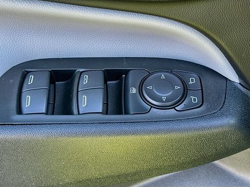 Used 2023 Chevrolet Equinox LS w/ LS Convenience Package FWD image 17