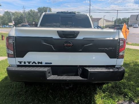 Used 2021 Nissan Titan PRO-4X w/ Off Road Protection Package AWD/4WD image 8