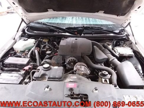 Used 2005 Lincoln Town Car Executive image 9