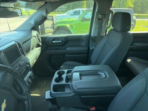 Used 2025 Chevrolet Silverado 2500 Custom w/ Custom Convenience Package AWD/4WD image 8